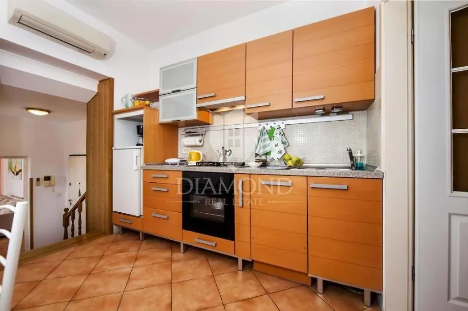 Santa Eufemia Rovinj 10Min Walk To City & Free Garage Parking Apartment