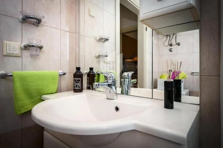 Appartamento Santa Eufemia Rovinj 10Min Walk To City & Free Garage Parking
